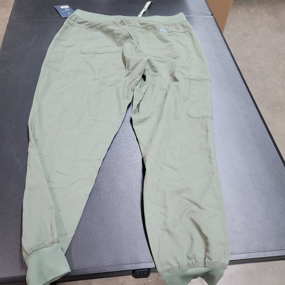 Green - Picture 2 of 2